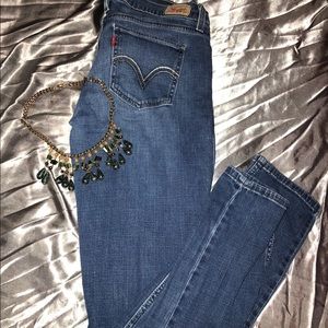 Women’s Levi’s jeans